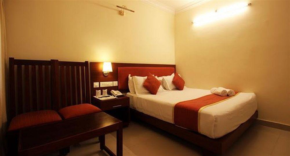 Hotel The Gopinivas Grand à Kânyâkumârî Extérieur photo