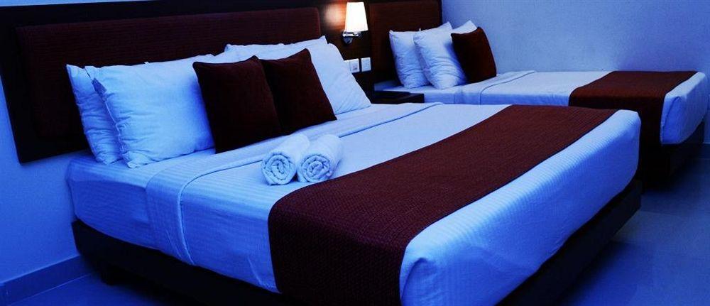 Hotel The Gopinivas Grand à Kânyâkumârî Extérieur photo