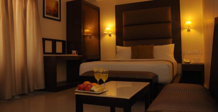 Hotel The Gopinivas Grand à Kânyâkumârî Extérieur photo