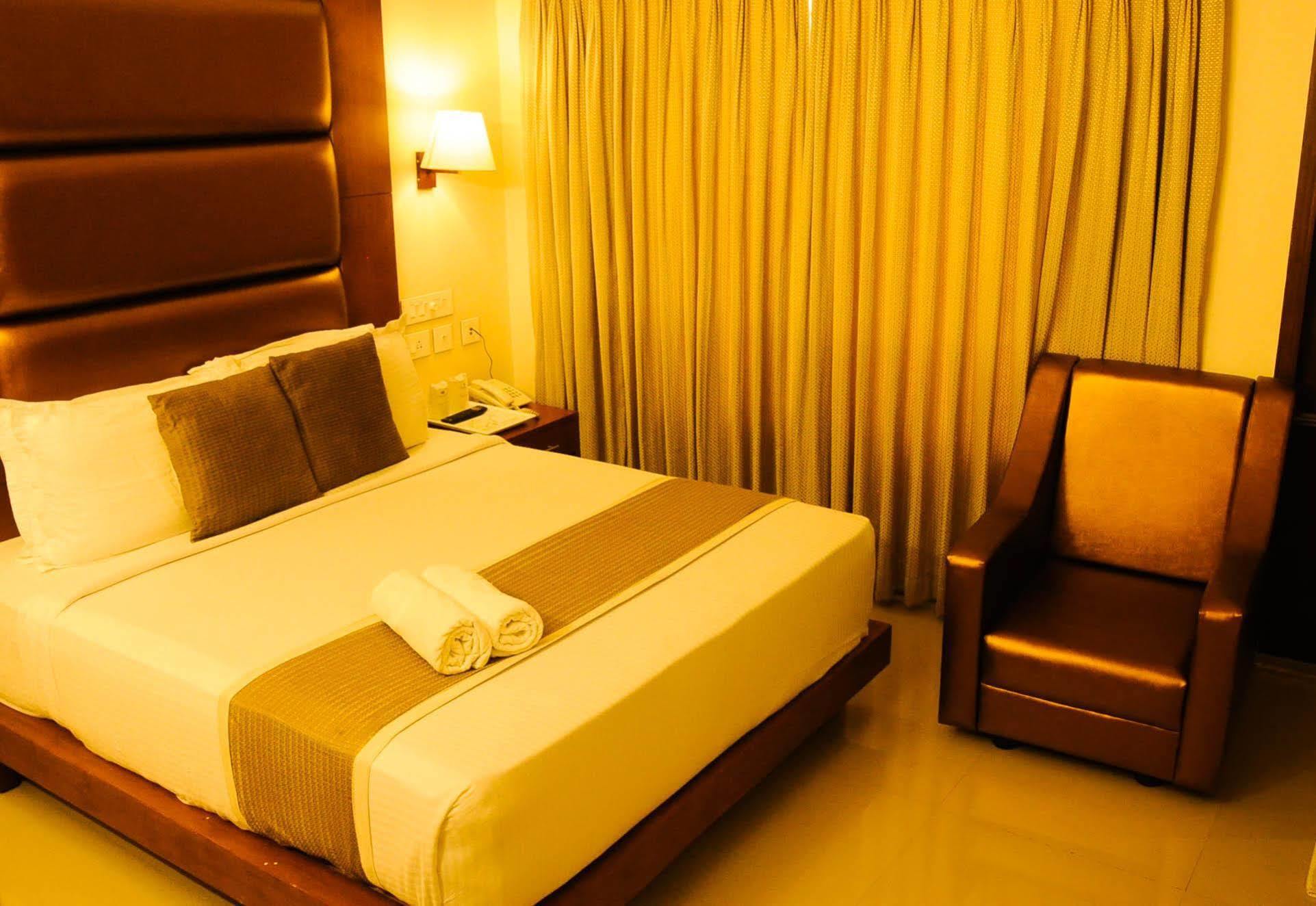 Hotel The Gopinivas Grand à Kânyâkumârî Extérieur photo